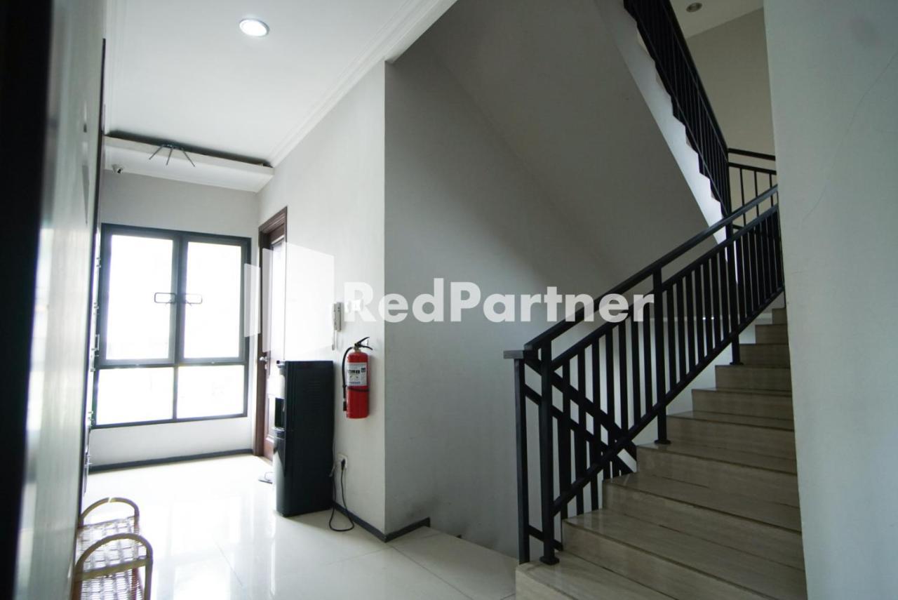 Toba Mansion Syariah Near Benhil Redpartner Hotel Jakarta Exterior photo